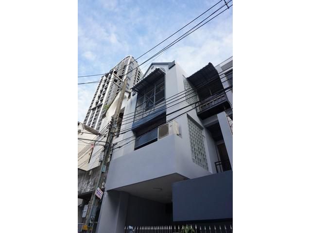 ให้เช่าทาวน์โฮม3ชั้นย่านสุขุมวิท พระโขนง ใกล้ BTS พระโขนง