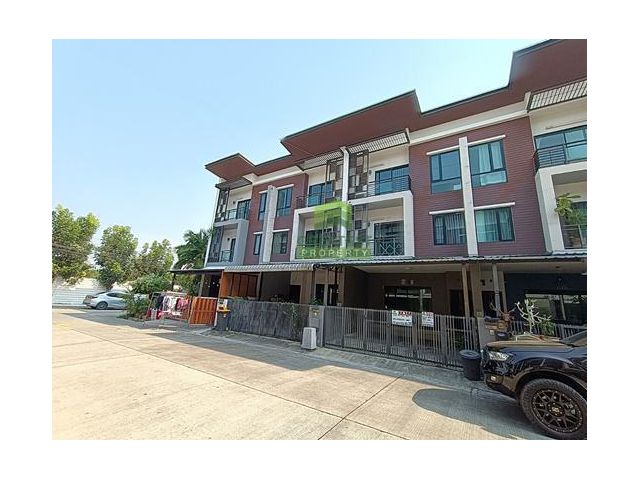 หมู่บ้านไอฟีล บางนา IFIELD BANGNA ขายด่วน ทาวน์โฮม 3 ชั้น เนื้อที่ 21.30 ตร.ว ทำเลดี สวย ราคาต่อรองได้