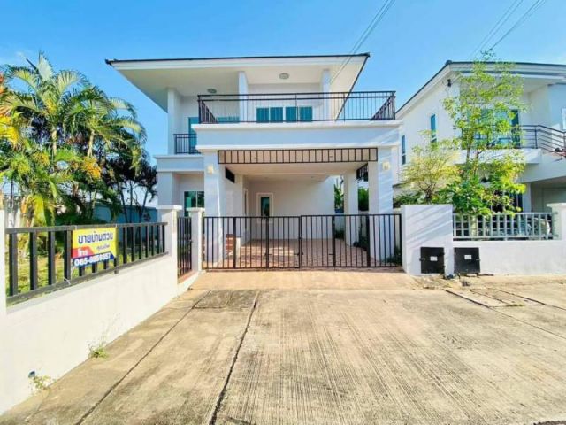 ขายบ้านเดี่ยวรีโนเวทใหม่ ติดถนนใหญ่  เจปาร์ค์ มบ. คริสตัลพลัส  ศร