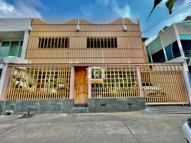 42937 ขายบ้านเดี่ยวหมู่บ้านสวนเจริญใจเอกมัย 12ใกล้ BTS เอกมัย