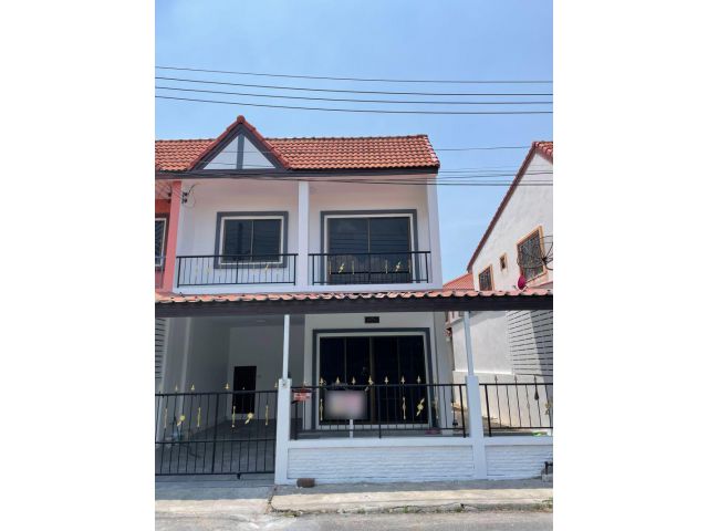 ขายบ้านแฝดบางแสน ราคาทาวเฮาส์ ถนน 8 เมตร หน้าบ้านไม่ตรงกับใครวิวเ