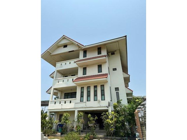 ขายที่ดินพร้อมบ้าน4ชั้น 1-2-53ไร่ ติด ถ.พระราม2 ขาออก กทม.