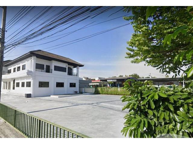 สำนักงานขนาดใหญ่ที่จอดรถ 40 คัน ซอยลาซาล สุขุมวิท105