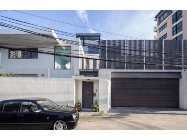 ขายบ้านเดี่ยว รีโนเวทใหม่ สไตล์โมเดิร์น ซอยลาดพร้าว18