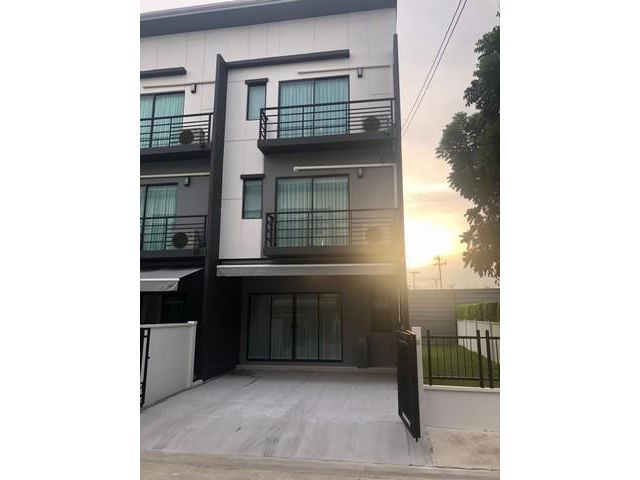 ให้เช่าทาวน์โฮม 3 ชั้น โครงการบ้านกลางเมือง ราชพฤกษ์-รัตนาธิเบศร์