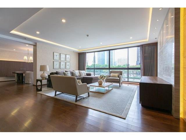 The Hudson Sathorn 7 next to BTS Chong Nonsi