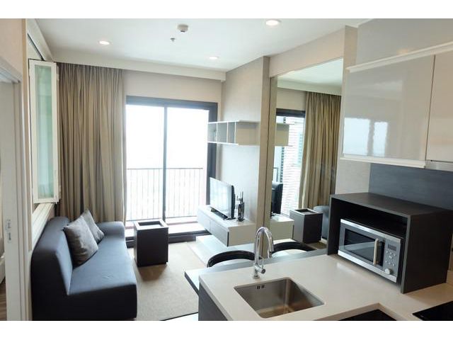 Wyne Sukhumvit full fur