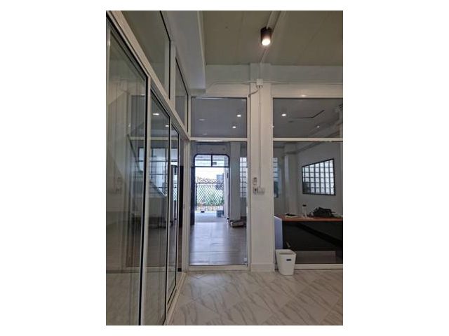 ให้เช่าทาวน์โฮม โฮมออฟฟิศ 3 ชั้น Renovated ใหม่ใจกลางเมือง ซอยสุขุมวิท 44/2 ใกล้ BTS พระโขนง (ADN995)