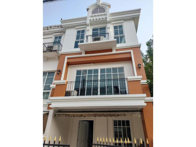 ให้เช่าทาวโฮม3ชั้นหลังมุมย่านนวลจันทร์ รามอินทรา หมู่บ้านพลัสซิตี้พาร์ค เอกมัย-รามอินทรา