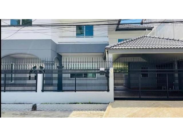 ให้เช่าบ้านเดี่ยว/โฮมออฟฟิต รีโนแวทใหม่ทั้งหลัง ย่านรามคำแหง