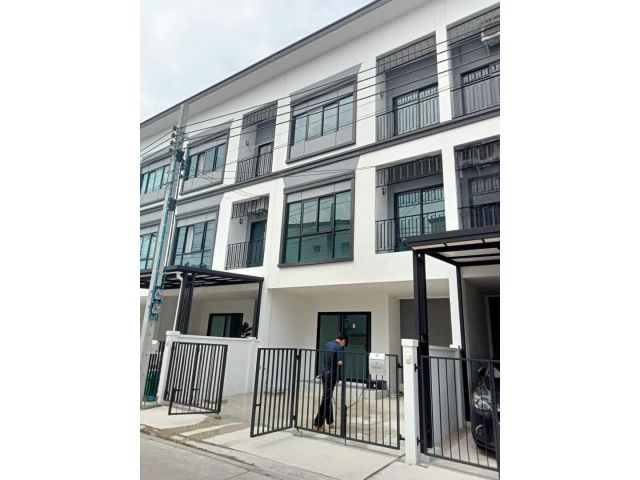 ให้เช่าทาวโฮม 3 ชั้นบ้านลุมพินี ทาวน์เพลส สุขุมวิท-ศรีนครินทร์