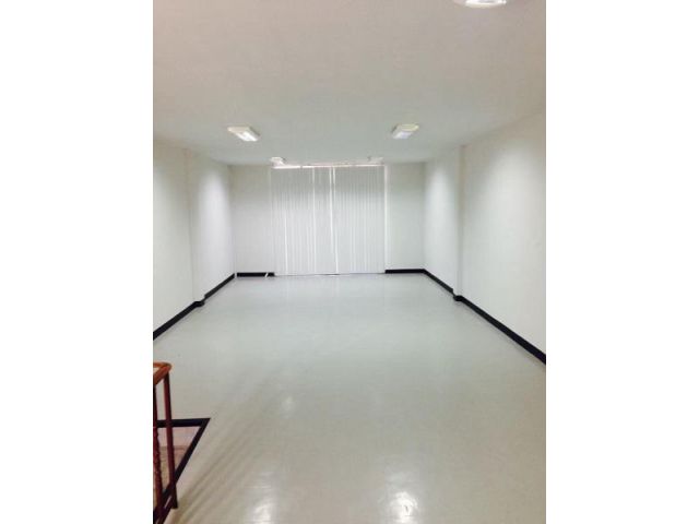 BLD355 ให้เช่า อาคาร Office 4 ชั้นธนบุรีคอมเพล็กซ์ พระราม2  บ้านสกุลไทย เฟอร์นิเจอร์ครบราคาเช่า 20,000 บาทต่อเดือน  สัญญ