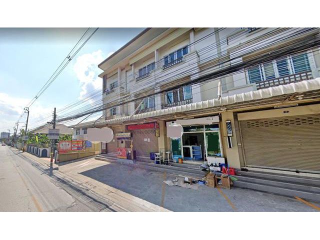 มี Apartment คอนโด 2จำนวนมาก กองสลาก ตึกพาณิชย์ ไม่มีตึกบัง