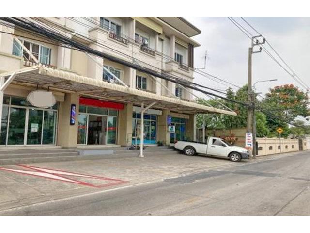 ตึกพาณิชย์ กองสลาก ไม่มีตึกบัง  มี Apartment คอนโด 2จำนวนมาก,
