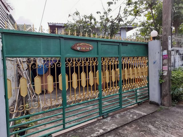ขายบ้านซอยวัดท่าพระ 60 ตรว