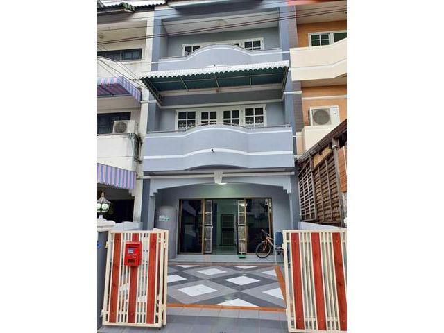 ให้เช่าบ้าน 3 ชั้น หมู่บ้าน อู่ทอง ปทุมธานี ลำลูกกา ใกล้สถานีคูค