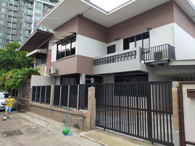 ให้เช่าบ้าน 4 ห้องนอน สุขุมวิท71 ซอยเอกมัย12 ใกล้ BTS เอกมัย