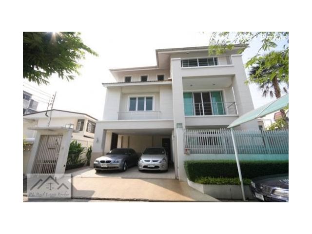 ขายบ้าน 3 ชั้น 66 ตรว รัชดาภิเษก18 ประชาราษฏร์บำเพ็ญ29 ใกล้MRTห้ว