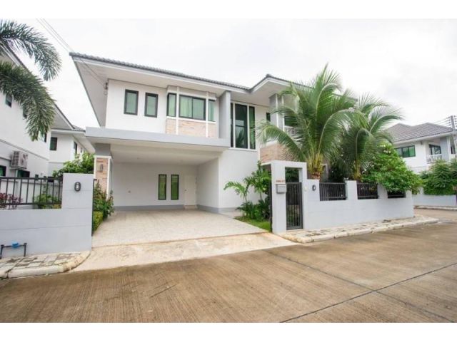 บ้านให้เช่าในโครงการหางดง ใกล้โรงเรียนลานนา