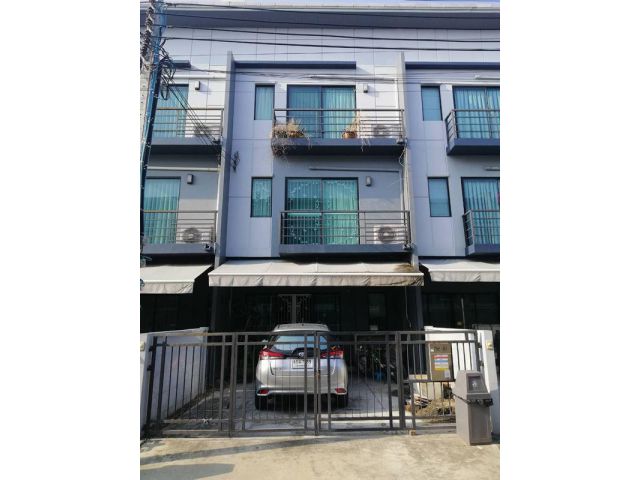 ขายทาวน์โฮมท์ 3 ชั้น บ้านกลางเมือง พระราม 9 - อ่อนนุช 18.10 ตร.ว. 3 ห้องนอน พร้อมเข้าอยู่ โทร 092-8696556