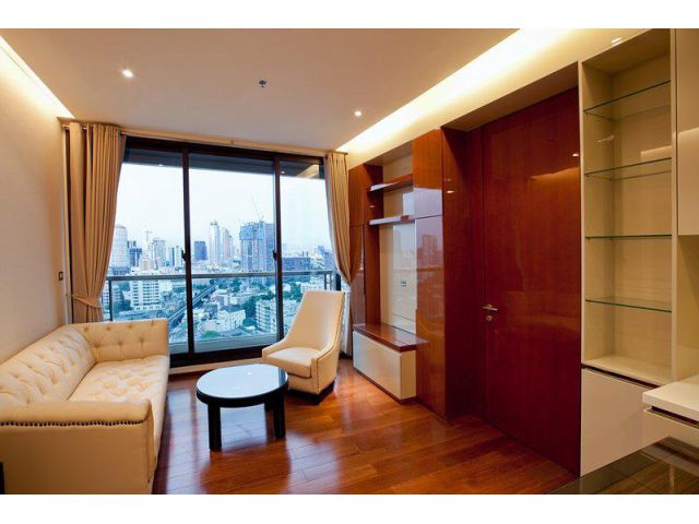The Address Sukhumvit 28 for rent 2 bedrooms 2 bathrooms 67 sqm. rental 50,000 baht/month
