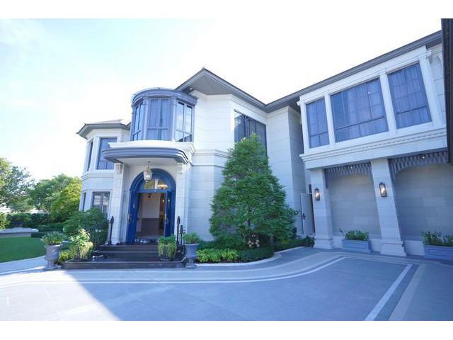 ขายบ้าน 211 ตรว. นาราสิริ กรุงเทพกรีฑาตัดใหม่ หลังใหญ่สุดในโครงกา