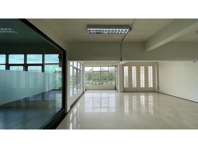 ให้เช่าอาคาร 3 ชั้น 1000 ตรม. ติด BTS รามอินทรากม.4.5 (สถานีมัยลา