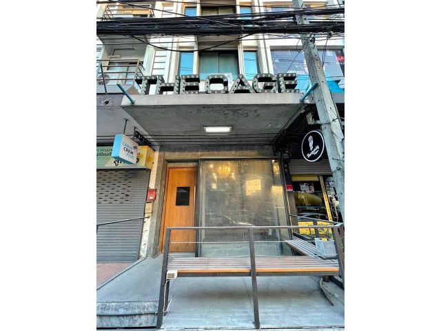 ให้เช่าอาคาร 4ชั้นครึ่ง 216 ตรม. เเยกรัชดา-ลาดพร้าว ตรงข้ามMRTลาด