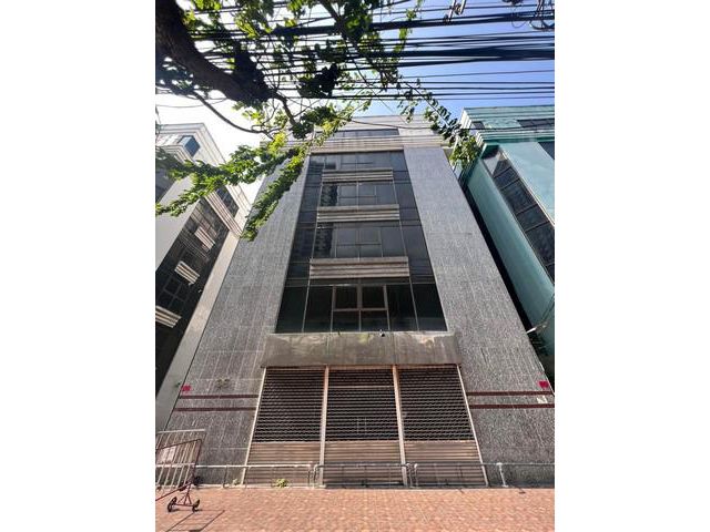 ให้เช่าอาคารขนาดใหญ่ 7 ชั้น มีลิฟท์ ติดริมถนนกรุงธนบุรี ใกล้ไอคอน