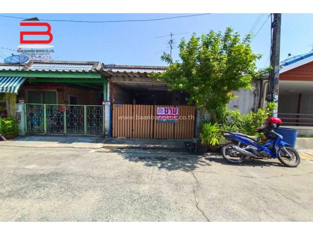 ทาวน์เฮาส์ 1 ชั้น หมู่บ้าน อยู่เจริญ 1 เนื้อที่ 24.2 ตรว. ถนนลำลูกกา อ.ธัญบุรี จ.ปทุมธานี