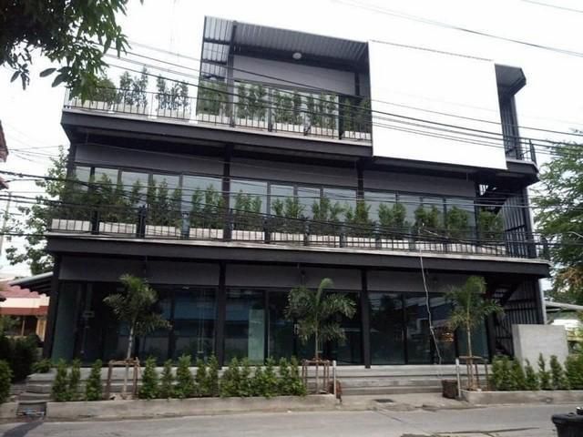 ให้เช่าอาคารสำนักงาน 3 ชั้น ถนนรัชดาภิเษก ใกล้แยกรัชดา-สุทธิสาร  ใกล้ MRT สุทธิสาร ที่จอดรถเยอะ