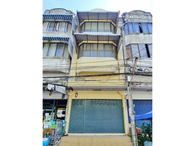 อ.พาณิชย์ 3นอน 4 ติดถนนใหญ่ ร่มเกล้า50-58 สุวรรณภูมิ APLลาดกระบั