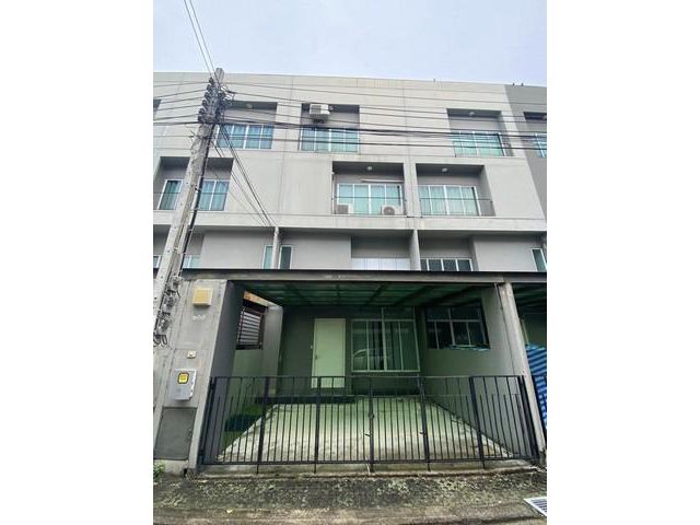 ให้เช่าทาวน์โฮม 3 ชั้น โครงการบ้านกลางเมือง สวิสทาวน์ เกษตร-นวมิน