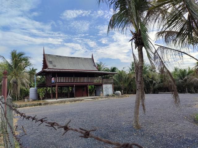 บ้านทรงไทยอายุ 100 กว่าขนาด 3ห้องเรือนไทย