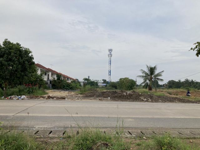 ขายที่ดินลำลูกกา 2.5 ไร่ ติดถนน 2 ด้าน ใกล้ที่ว่าการอำเภอลำลูกกา - 1 กม. จ.ปทุมธานี