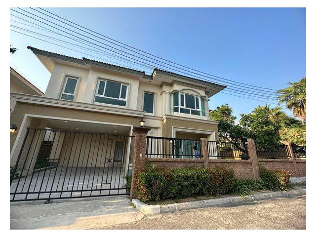 ขายบ้านเดี่ยวทำเลสวย CASA Legend Sriracha (คาซ่า เลเจ้นท์ ศรีราชา) 3 ห้องนอน โทร 065-5639565