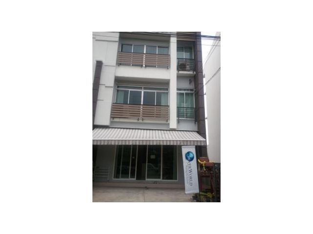 ขายทาวน์โฮม 4 ชั้นหลังมุม 6ห้อง ลาดพร้าว71 นาคนิวาส10 ใกล้เลียบด่