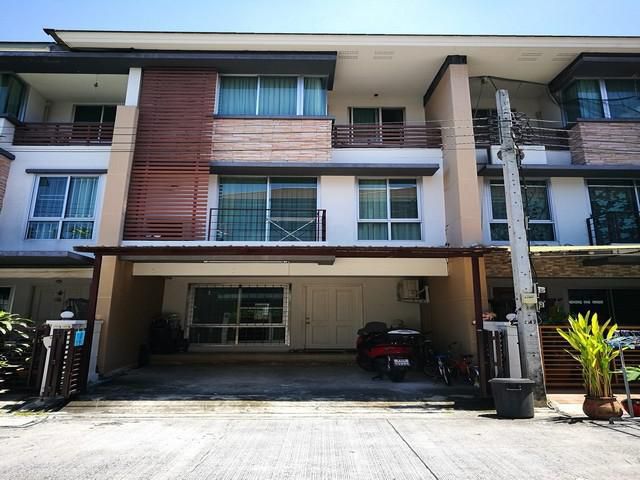 ให้เช่าทาวน์โฮม 3 ชั้น พลัส ซิตี้ พาร์ค ศรีนครินทร์-สวนหลวง