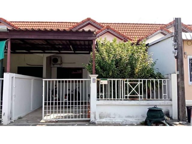 ทาวน์เฮ้าส์ในหมู่บ้านเจริญทรัพย์ 1  ราคา  1.19 ล้านบาท