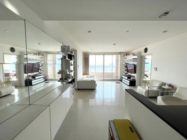 Watermark Chao Phraya for rent 2 bedrooms 2 bathrooms 104 sqm. rental 55,000 baht/month