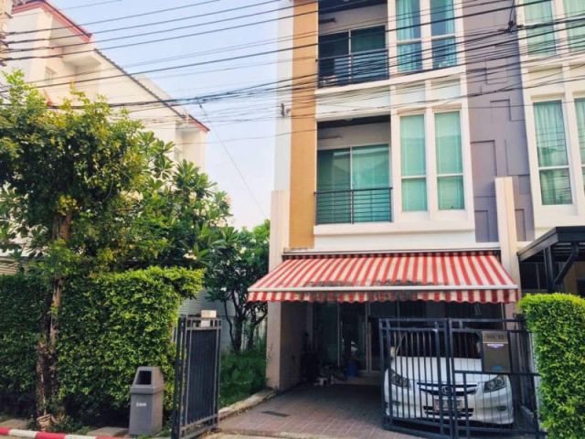 ขายทาวน์โฮม 3ชั้น บ้านกลางเมือง รัชดา 36 หลังมุม พร้อมบิ้วอิน ต่อเติม