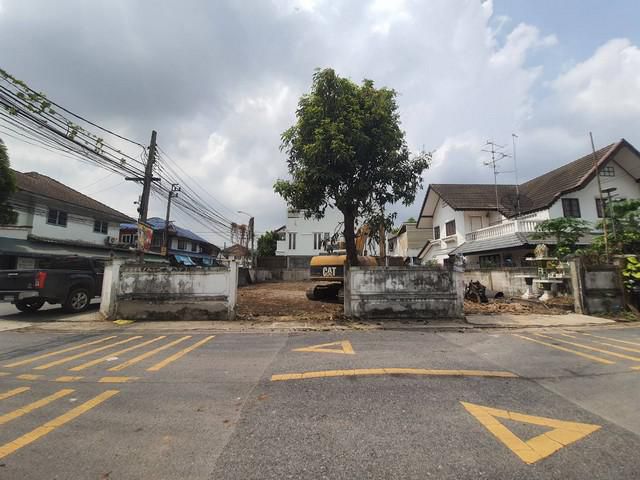 ที่ดิน บนถนนนวมินทร์ ซ.นวมินทร์ 74