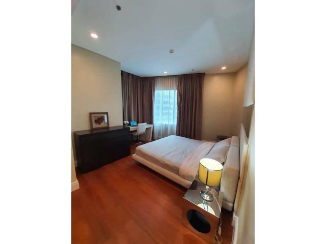 Bright Sukhumvit 24 สะอาด