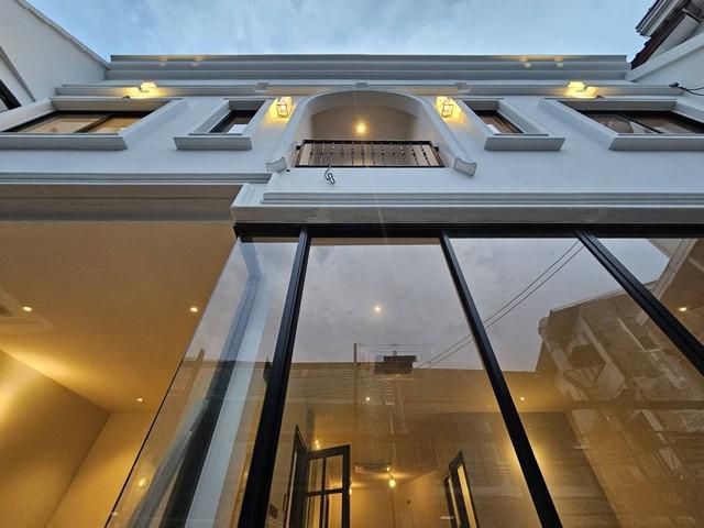 ให้เช่าทาวน์โฮม2ชั้นรีโนเวทใหม่ 34 ตร.ว. ย่านปรีดี สุขุมวิท71