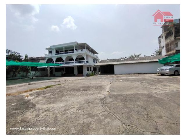ให้เช่าสำนักงาน 3ชั้นโกดังเนื้อที่ 320วา 800 ตร.ม 8นอน 5น้ำถนนลาซ