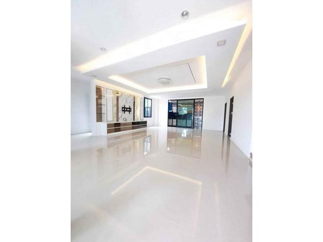 PO1814 ขาย เดอะเบสท์ วิลล่า บางนา-สุวรรณภูมิ 14,500,000 บาท