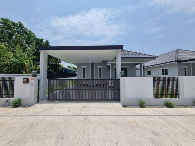 #ขายบ้านสันทราย ใกล้ตลาดป่าเหมือด ใกล้ม.แม่โจ้ เนื้อที่ 72 ตร.ว. ราคา 2.55ล. 3 ห้องนอน 2 ห้องน้ำ