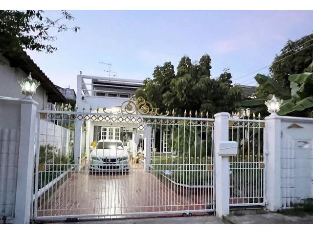 ขายบ้าน 62 ตรว. หมู่บ้านเมืองทอง 2/2 ถนนพัฒนาการ 61 ย่านพัฒนาการ