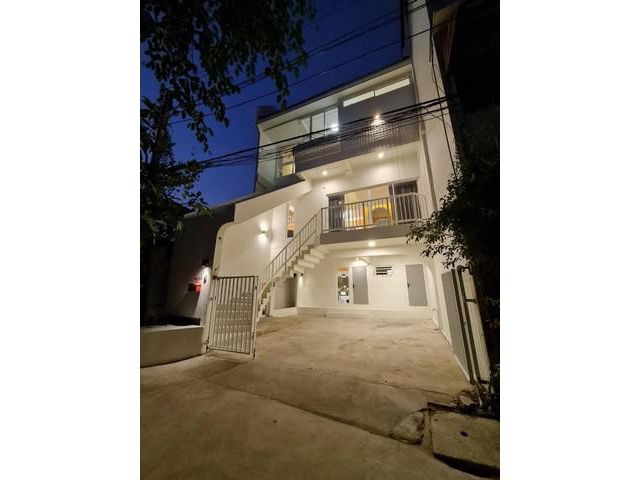 ให้เช่าทาวน์โฮม 3ชั้น หลังมุม ถนนสุขุมวิท71 ซอยปรีดีพนมยงค์42