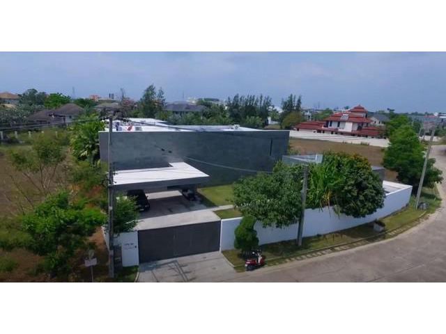 ขายบ้าน 366 ตรว. ซัมมิท วินด์มิลล์ บางนา กม. 10 มีสระว่ายน้ำส่วนต